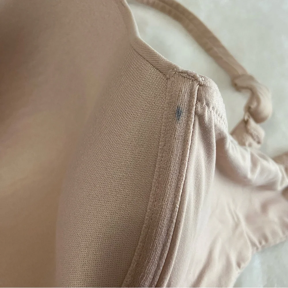 SKIMS / Nude Lightly Lined Padded Underwire Bra Size 34DDD - Picture 6 of 6
